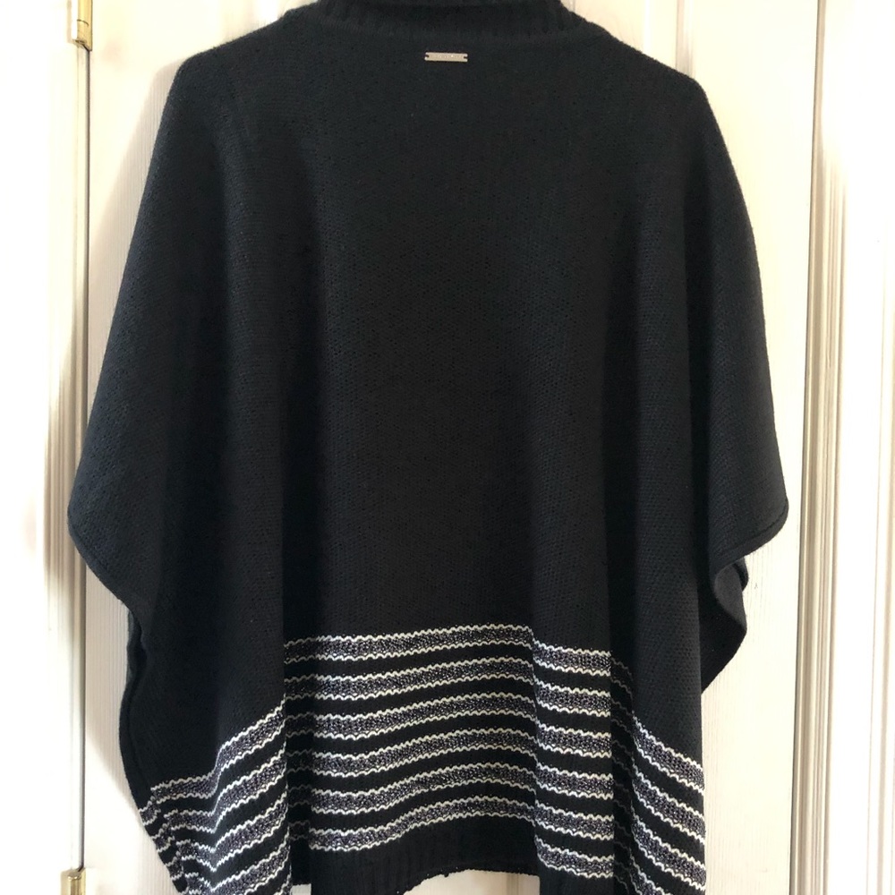 Michael Kors turtleneck poncho metallic bottom like new one size fits all!